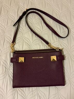 Michael Kors Burgundy Saffiano Studded Crossbody Wallet Clutch Gold Chain‎